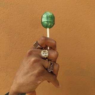 Логотип @nasvobodnuytemy - Гедонизм и реализм