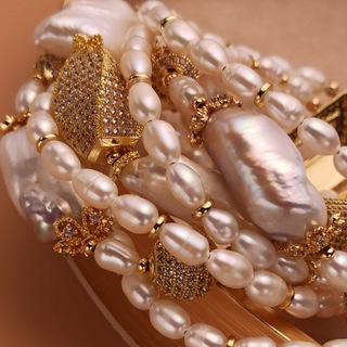 Логотип @natamikjew - Украшения из жемчуга и камней, ювелирная бижутерия