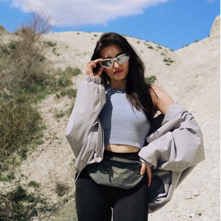 Логотип @natashashustikova - Наташа из области фантастики