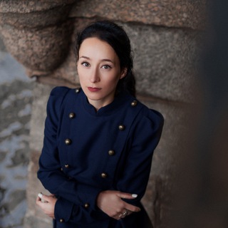 Логотип @natfabrichnova - Наташа о жизни, змее и машинах