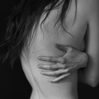 Логотип @naturalrostov - Обнажённый портрет