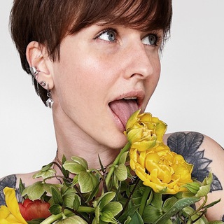 Логотип @nazarkinaonline - nazarkina is now online⚡️