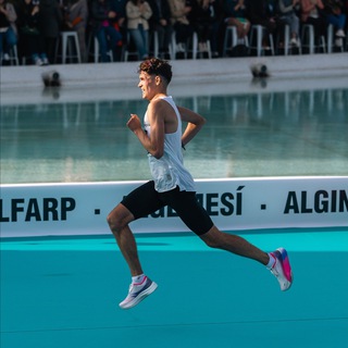 Логотип @nedelinrunweek - Беговая Неделя