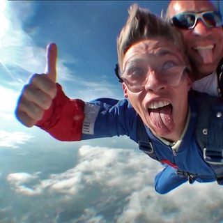 Логотип @nedolzhen - #НеДолженНоМогу