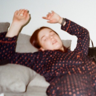 Логотип @nedotwitterbananovoy - недотвиттер Ани Банановой