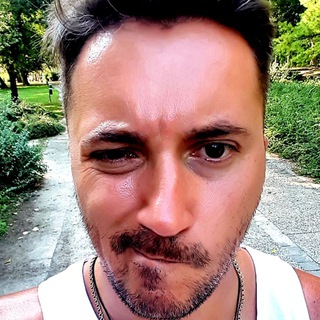 Логотип @nekarate - neKARAte