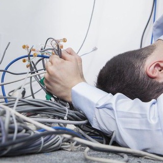 Логотип @nelezit - Не лезь в IT, оно тебя сожрёт.