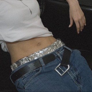 Логотип @nemodnycomment - Я не модный