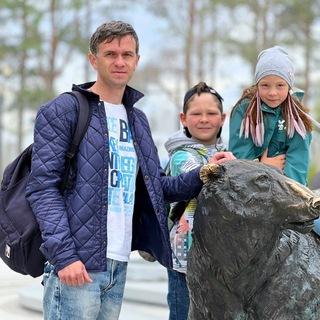 Логотип @neposhablonam - Семья НЕ по ШАБЛОНАМ