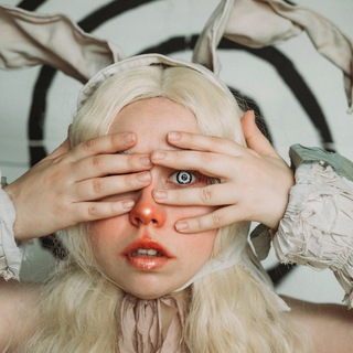 Логотип @neputevyi_telegram - это канал сибирской пельмешки 🥟