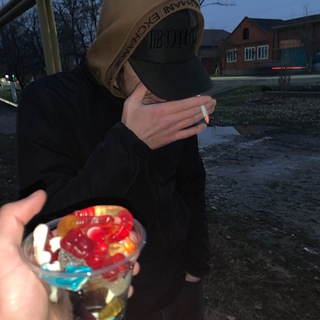 Логотип @neslomlennyii - трудный подросток.