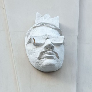 Логотип @nesmotrite - Не смотрите под ноги 📍 Сербия