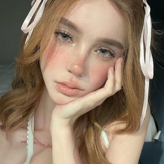 Логотип @nesvetyat - d e v o c h k i