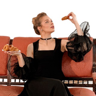 Логотип @nevapyshka - По Неве и с пышкой