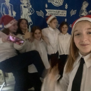 Логотип @neviilss - яра и попугаи👽