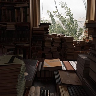 Логотип @nevinoskn - невыносимая книжность бытия