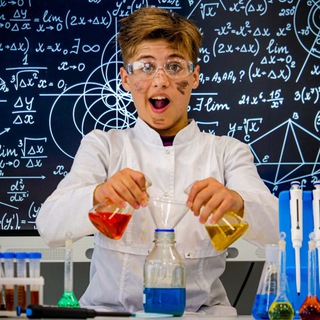 Логотип @nevkvant - "Кванториум" г. Невинномысска