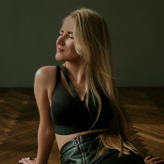 Логотип @newyearvrb - Как сделать 2022 лучшим годом твоей жизни?