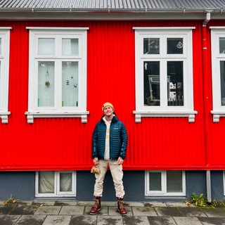 Логотип @nickbondarev - Nick Bondarev