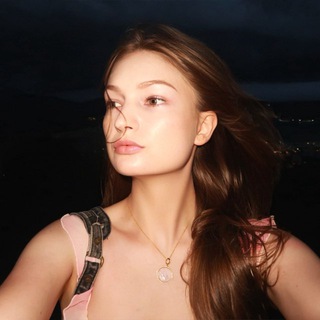 Логотип @nickelsasha - Сяся 🦋