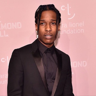 Логотип @niggasbeballin - конференция гандонов