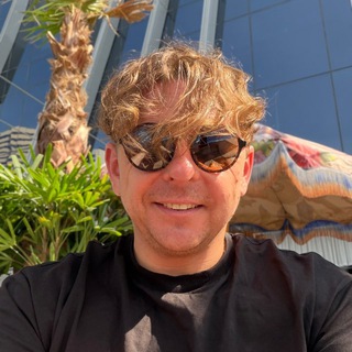 Логотип @nikolaipotapov - Свидание с тенью