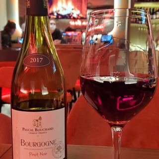Логотип @ninewines - Nine Wines