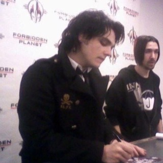 Логотип @nitadrowning - nine in the afternoon но фанфики