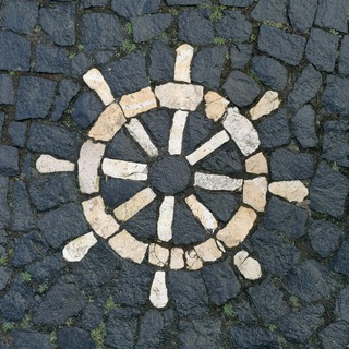 Логотип @nomadsdiary - О скитаниях вечных и вообще