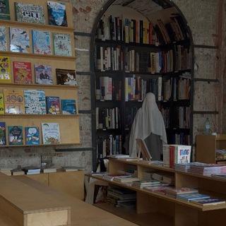 Логотип @noorysflow - flow от Нури 📚🦕