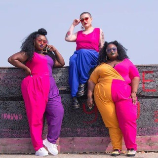 Логотип @normal_clothes - Наконец-то что-то нормальное!