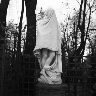 Логотип @notes_on_broken_pots - Записки на щербатых котлах