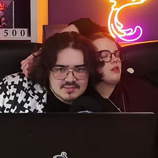 Логотип @novostiofanfikax - Жена пикового короля —Новости о фанфиках