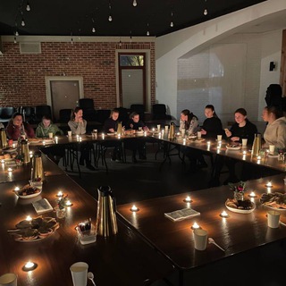 Логотип @nowandonlyhere - 👥 Играем и общаемся