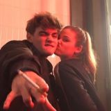 Логотип @nuestraculpaparaleer - nuestraculpaparaleer