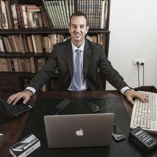 Логотип @nuevadmon - Víctor Almonacid