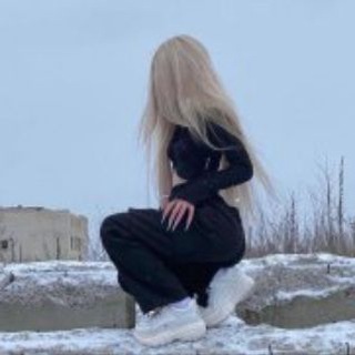 Логотип @nyashonline - я люблю..