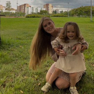 Логотип @o_montessoritut - о_Монтессори тут