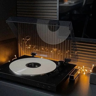 Логотип @obojayuii - Обожаю