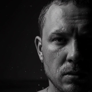 Логотип @observantwithsarcasm - Наблюдатель с сарказмом