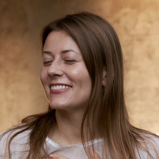 Логотип @obviousyoga - Йога от тревоги с Алесей Нова