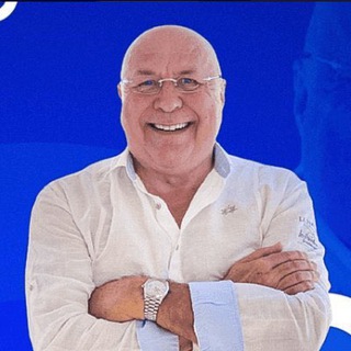 Логотип @officialcharliewardfriendss - Charlie Ward & Friends