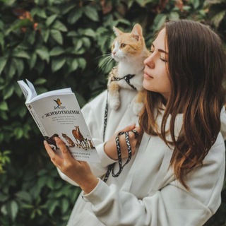 Логотип @ohjuliettechat - с книгой наедине 🌿