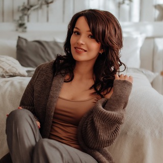 Логотип @oksanafrolenok - Оксана Фролёнок: Семья, дети, путешествия и развитие