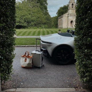Логотип @oldmoneycamp - oldmoney camp 👜