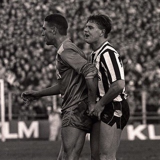 Логотип @oldshool_football - Футбол по олдскулу | TF2