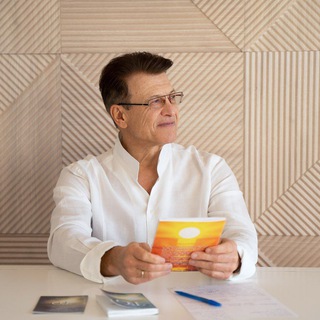 Логотип @oleg_makeev_om_video - СЧАСТЬЕ ДАР ОМ ЭЛИКСИР МОЛОДОСТИ Олег Макеев