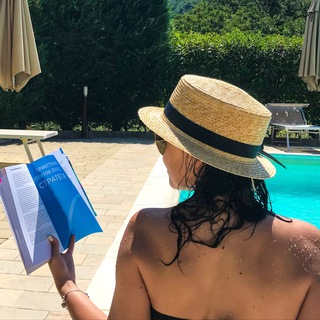 Логотип @olgabooks - Books.Movies.Wine (BMW) by Olga Afanasyeva