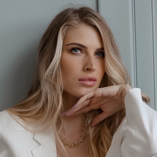 Логотип @olyflowers - Ol.flowers