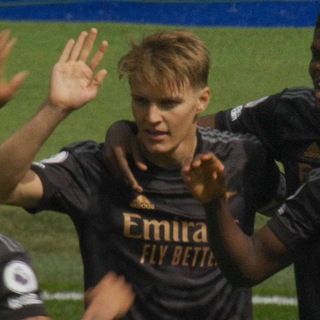 Логотип @onlyoume - puma | shop